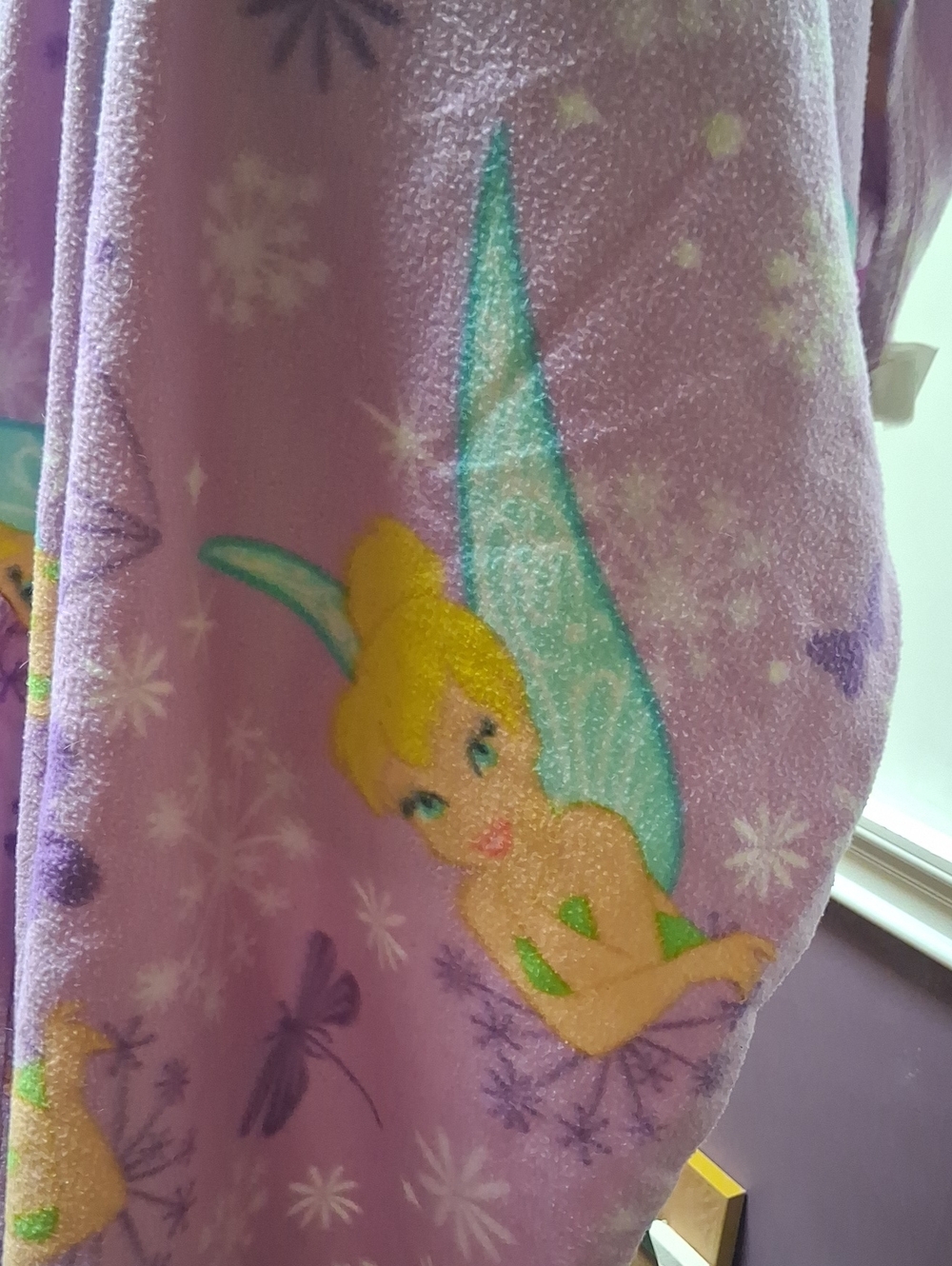 Child's Tinkerbell Sleeved Fleece Blanket, Snuggli, 4x5 Ft - Picture 3 of 5
